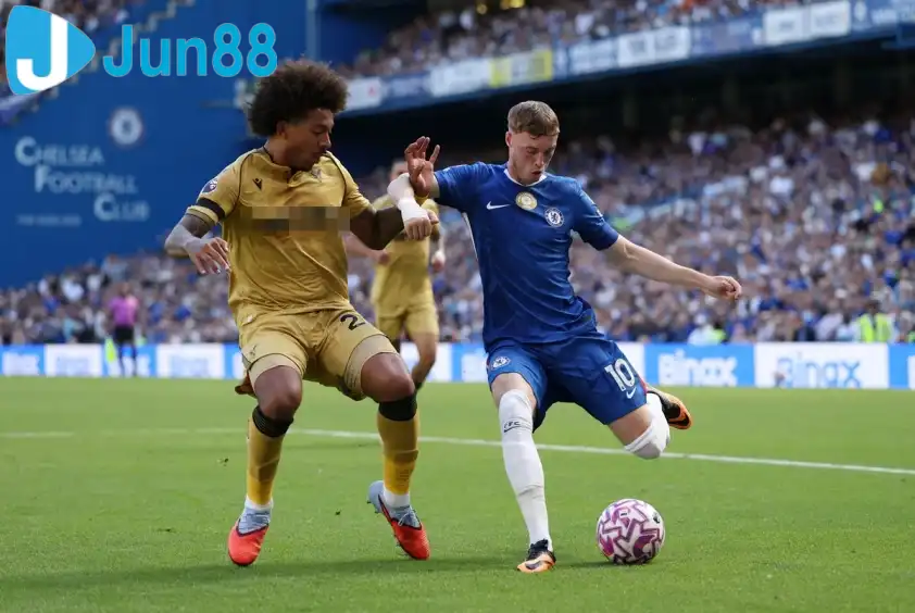 Chelsea sẽ có chuyến làm khách khó khăn trước West Ham. (Ảnh: Internet)