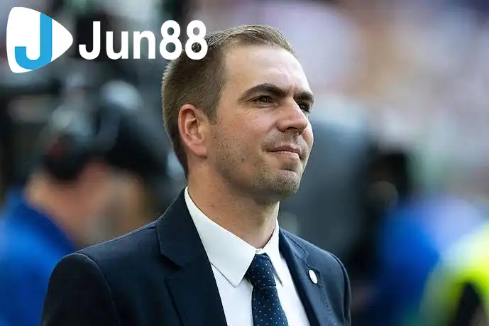 Philipp Lahm đã đưa ra những đánh giá về Florian Wirtz. Ảnh: TBR Football