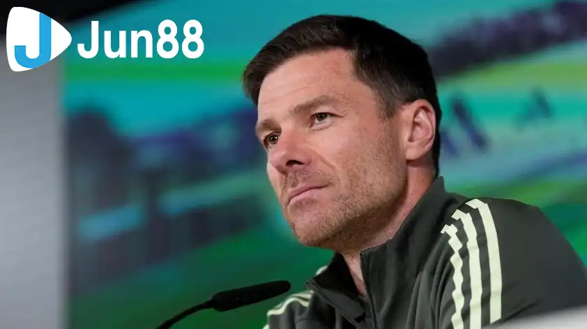 Alonso hoàn toàn ủng hộ việc khiếu nại trọng tài để bảo vệ quyền lợi của Real Madrid (Ảnh: Imago)