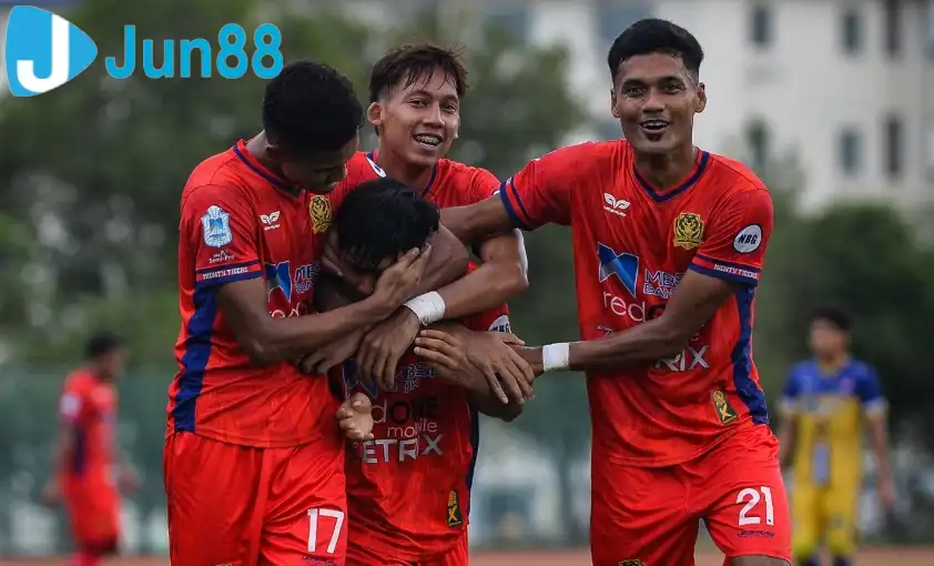 Đây là lần đầu tiên hai đội gặp nhau tại Super League Malaysia
