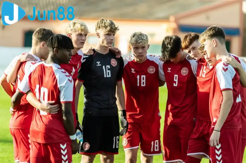U17 Đan Mạch đang được đánh giá cao hơn trong trận đấu này