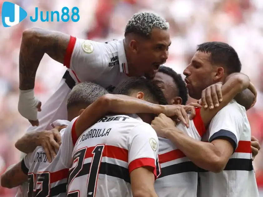 Sao Paulo đang thi đấu kém hiệu quả trong thời gian qua (Ảnh: DAZN)